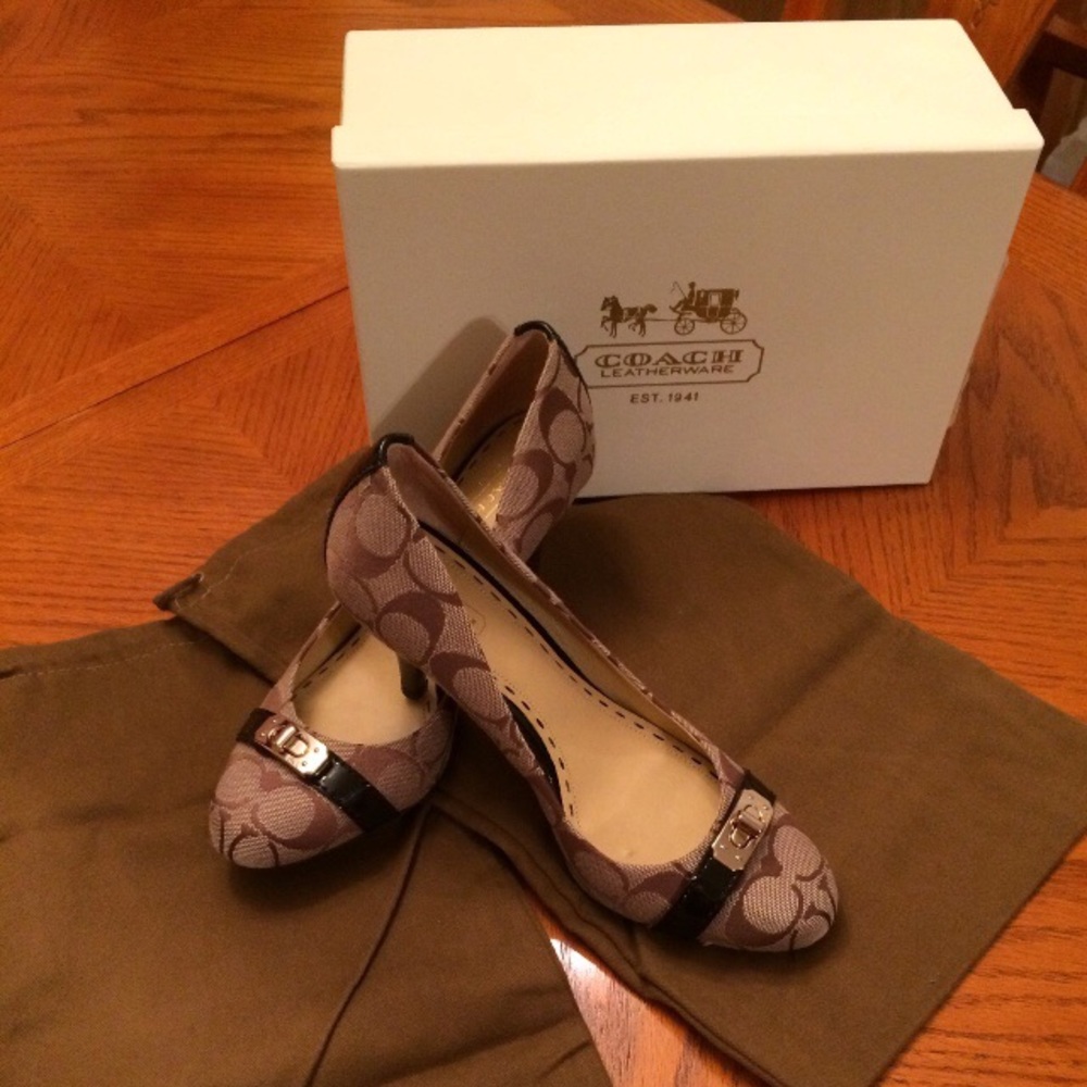 Coach Pumps size 7